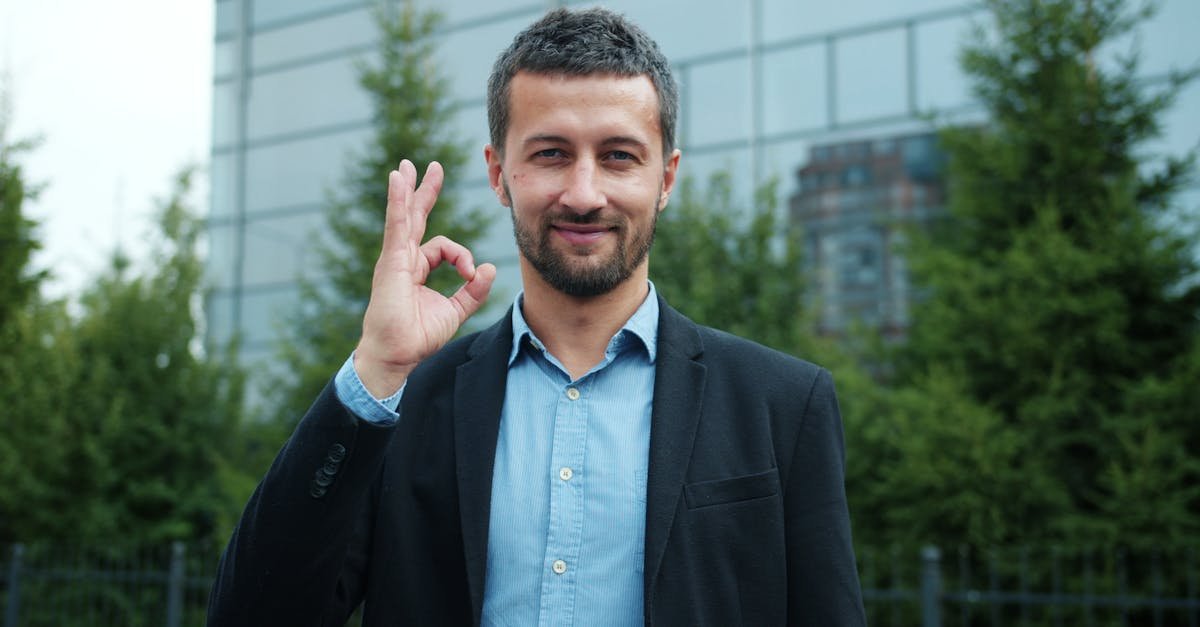 Karczek w koszuli: co to jest i dlaczego ma wielkie znaczenie dla kroju i wygody