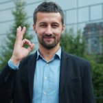 Karczek w koszuli: co to jest i dlaczego ma wielkie znaczenie dla kroju i wygody