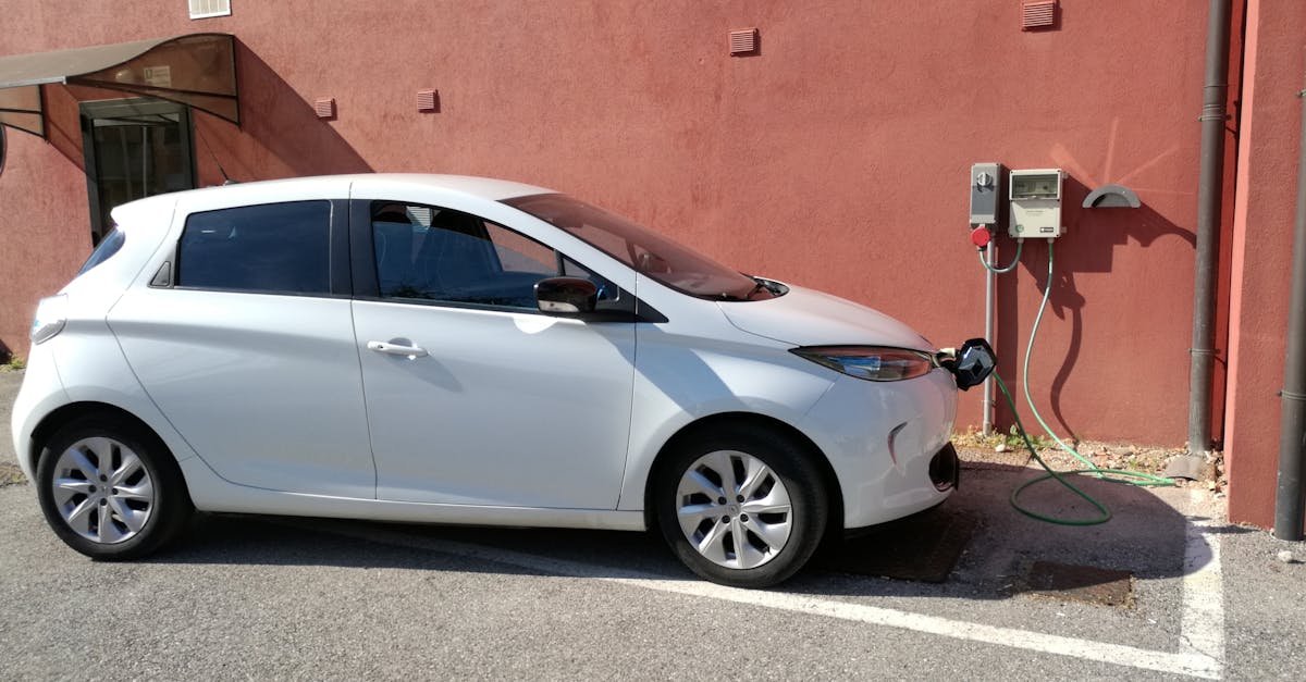 Auto jako elektrownia dla domu: V2H w praktyce — niższe rachunki i bezpieczeństwo podczas awarii