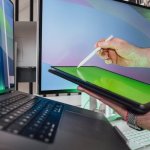 Drugi ekran bez granic: jak wybrać mobilny monitor do laptopa i pracować wygodniej w każdym miejscu